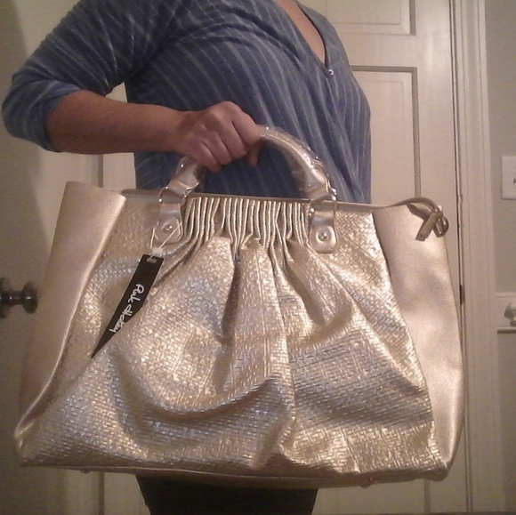 LAST ONE!! PH Large Glam Weekender Tote - Picture 4 of 7